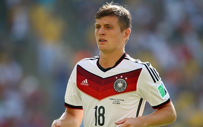 安博电竞动态-丹麦队赛前踩场认真专注